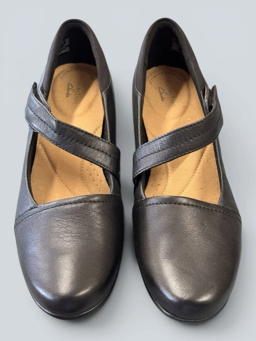 Clarks’s Classic Black Emily Pearl pump heels Sz 9.5